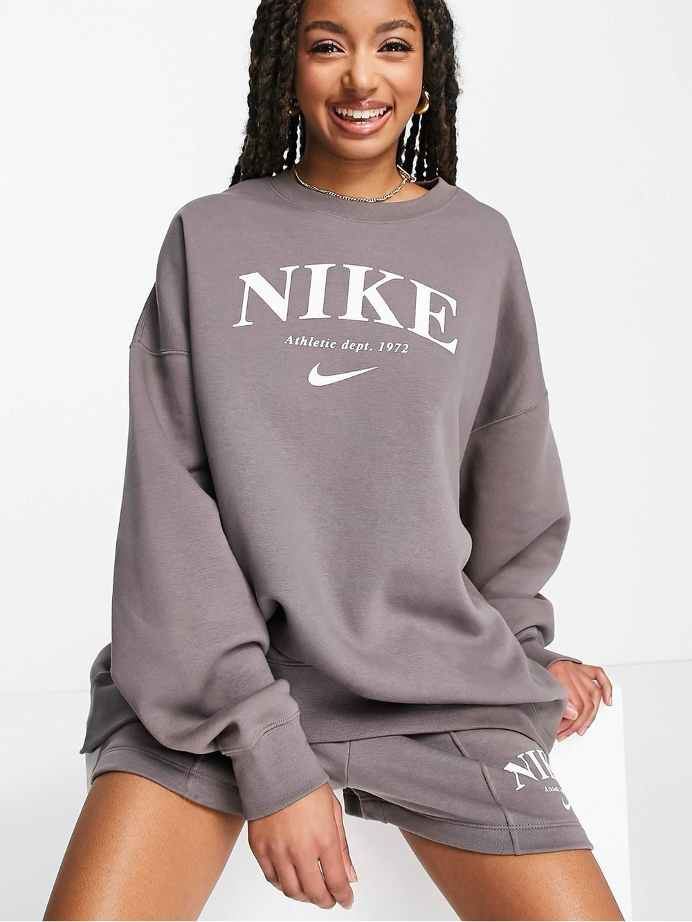 Nike Essential retro drawstring fleece shorts in cave stone grey - Picture 2 of 7